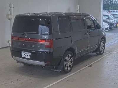 Mitsubishi DELICA D5