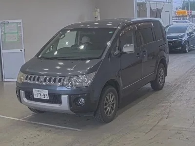 Mitsubishi DELICA D5
