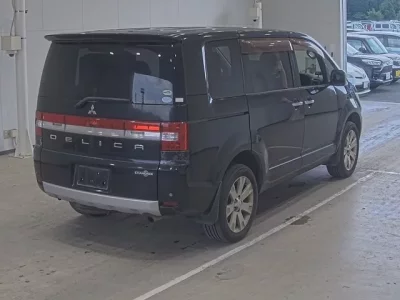 Mitsubishi DELICA D5