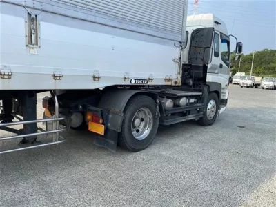 Isuzu TRUCK
