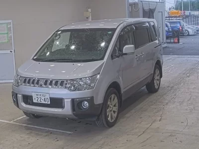 Mitsubishi DELICA D5