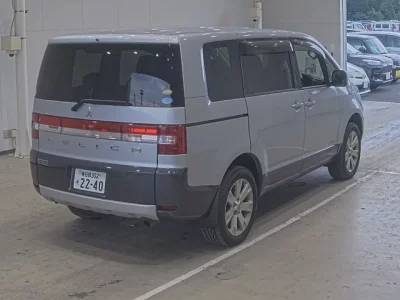 Mitsubishi DELICA D5