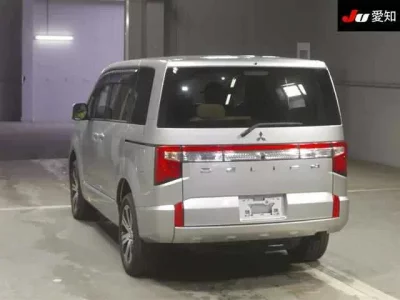 Mitsubishi DELICA D5