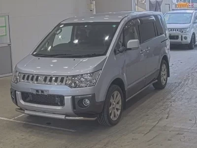 Mitsubishi DELICA D5