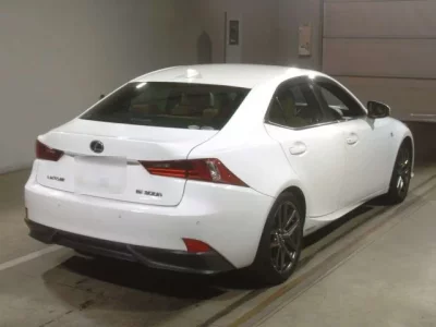 Lexus IS