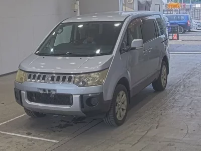 Mitsubishi DELICA D5