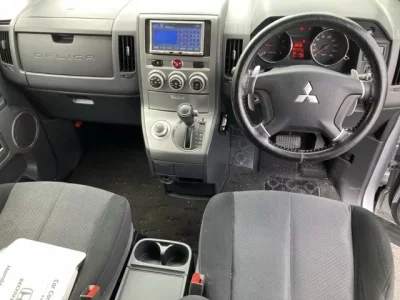 Mitsubishi DELICA D5