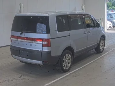 Mitsubishi DELICA D5