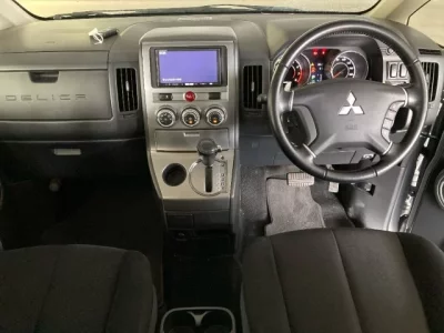 Mitsubishi DELICA D5