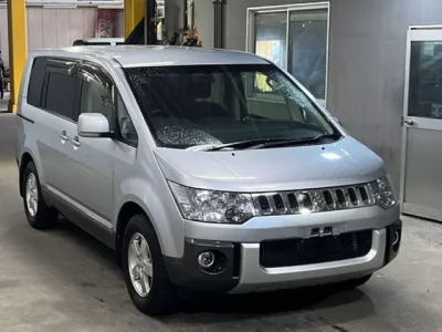 Mitsubishi DELICA D5