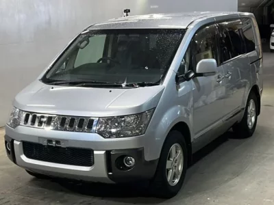 Mitsubishi DELICA D5