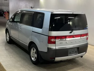 Mitsubishi DELICA D5