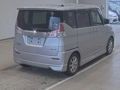 Mitsubishi DELICA D2