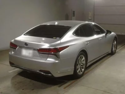 Lexus LS