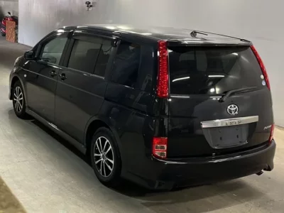 Toyota ISIS