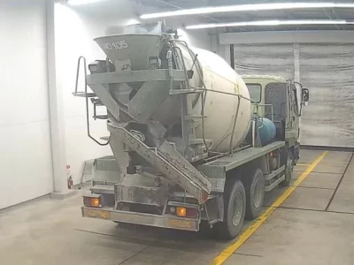 Isuzu TRUCK