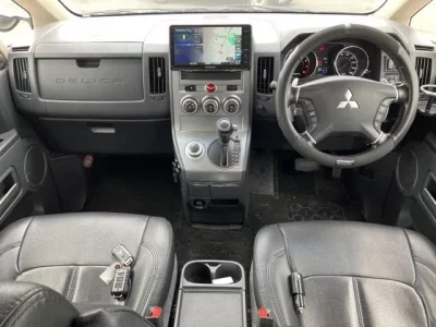 Mitsubishi DELICA D5