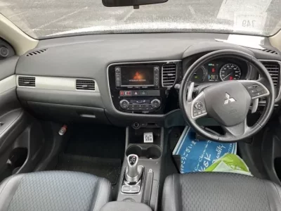 Mitsubishi OUTLANDER PHEV