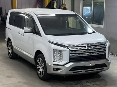 Mitsubishi DELICA D5