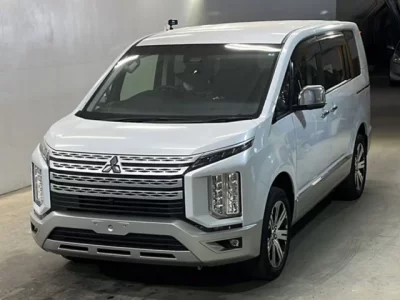 Mitsubishi DELICA D5