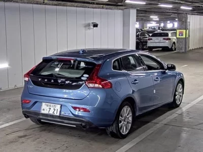 Volvo V40
