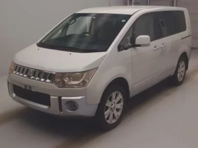 Mitsubishi DELICA D5