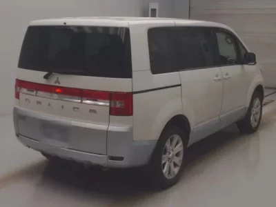 Mitsubishi DELICA D5
