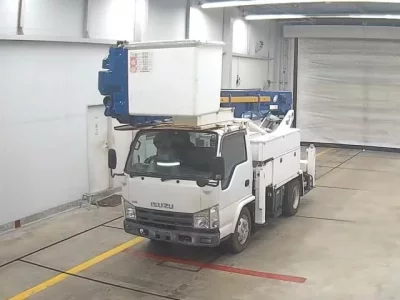 Isuzu ELF