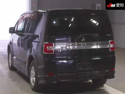 Mitsubishi DELICA D5