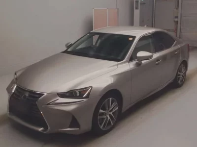Lexus IS