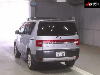 Mitsubishi DELICA D5