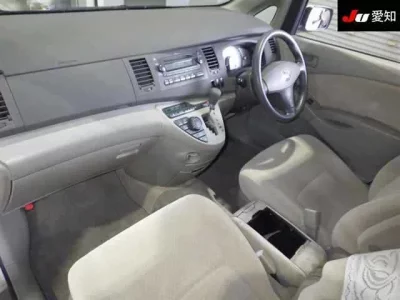 Toyota ISIS