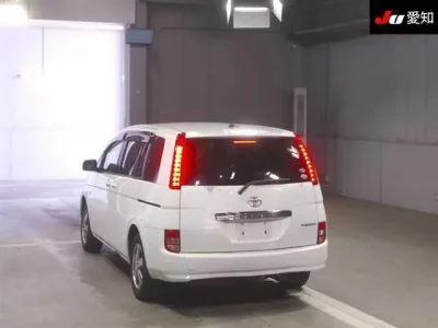 Toyota ISIS