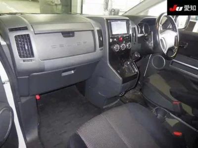 Mitsubishi DELICA D5