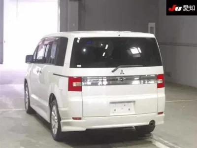 Mitsubishi DELICA D5