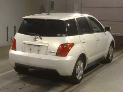 Toyota IST