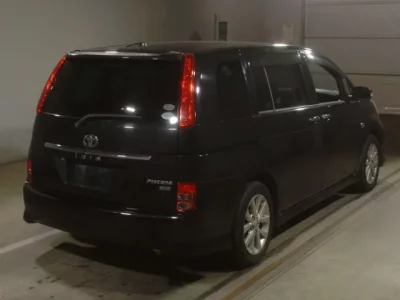 Toyota ISIS