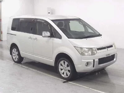 Mitsubishi DELICA D5