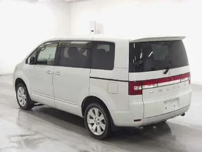 Mitsubishi DELICA D5