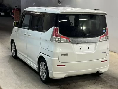 Mitsubishi DELICA D2