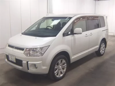Mitsubishi DELICA D5