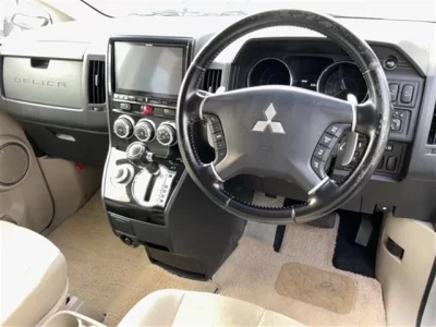 Mitsubishi DELICA D5