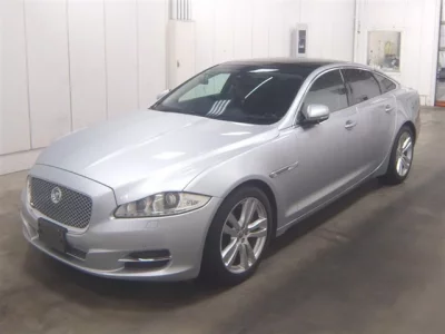 Jaguar XJ SERIES