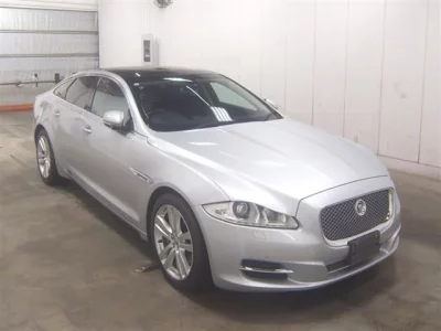Jaguar XJ SERIES