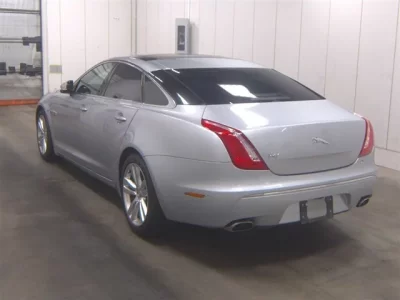 Jaguar XJ SERIES