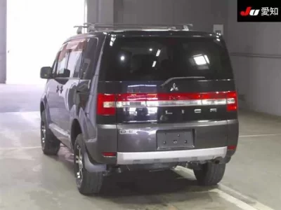 Mitsubishi DELICA D5