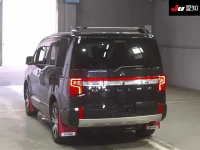 Mitsubishi DELICA D5