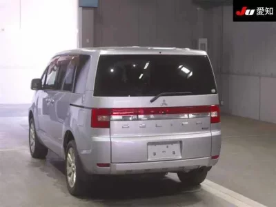 Mitsubishi DELICA D5