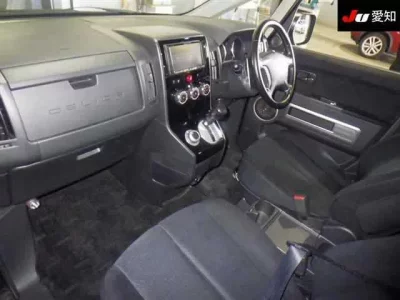 Mitsubishi DELICA D5