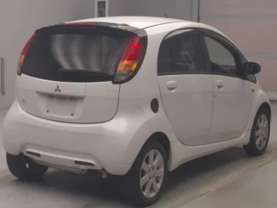 Mitsubishi I
